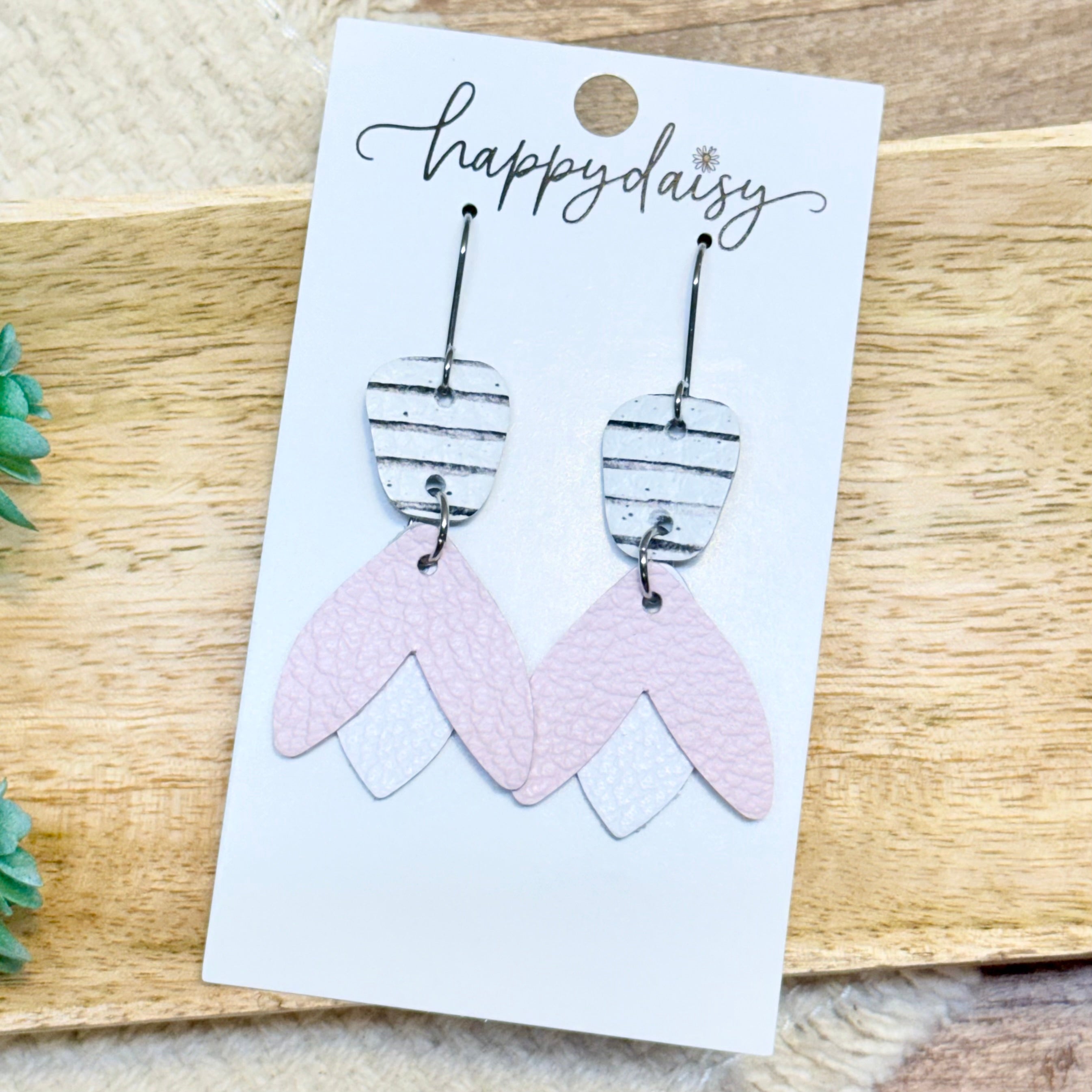 Soft Pink Lila Earrings