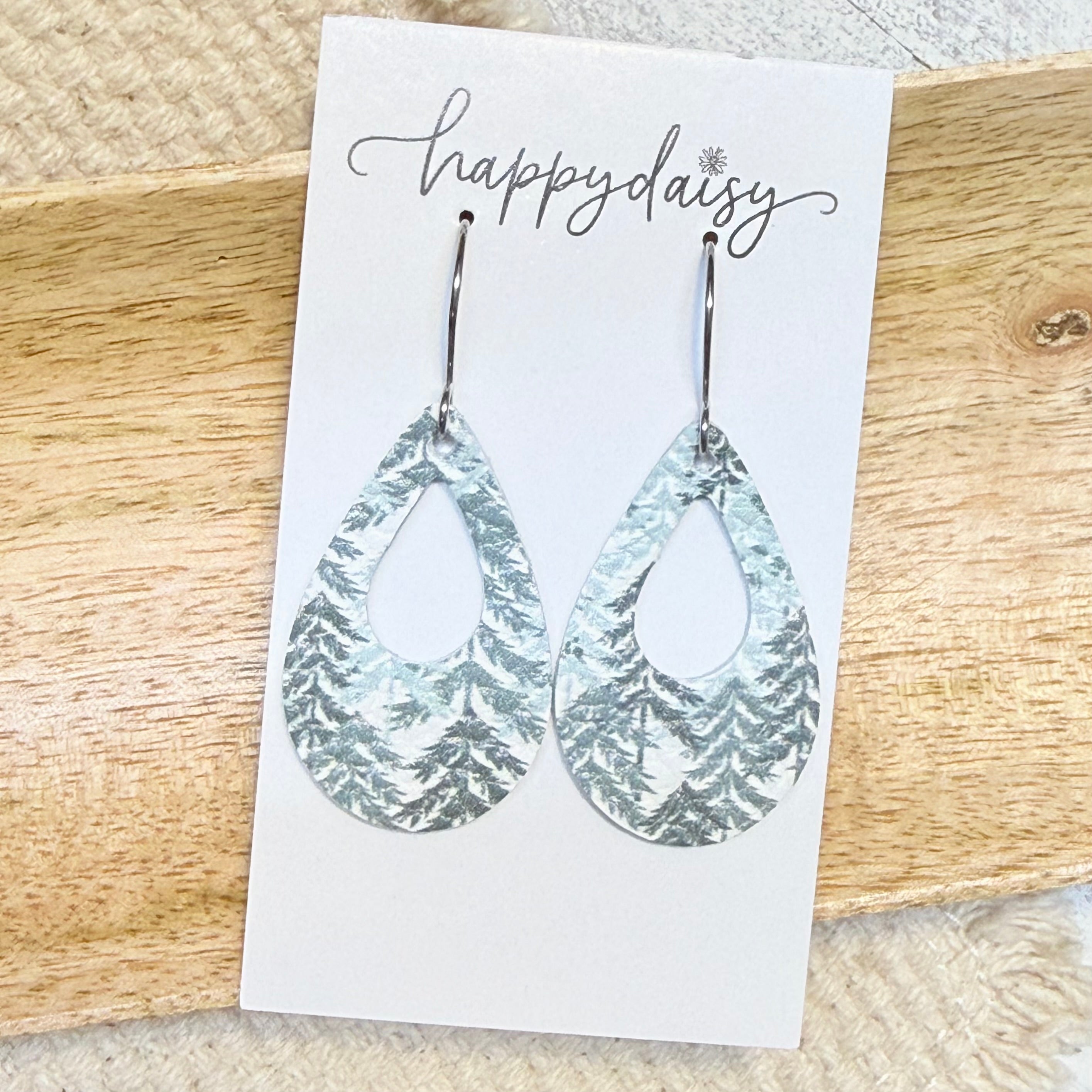 Pine Ridge Open Teardrop Leather Earrings